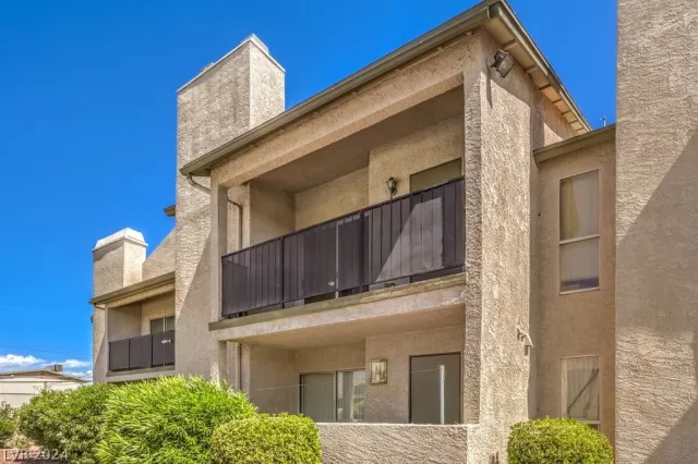 MLS: 2594759 Condo For Sale