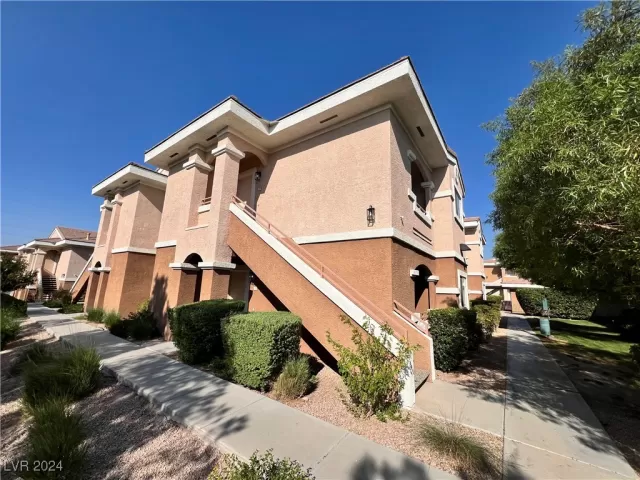 MLS: 2594763 Condo For Sale