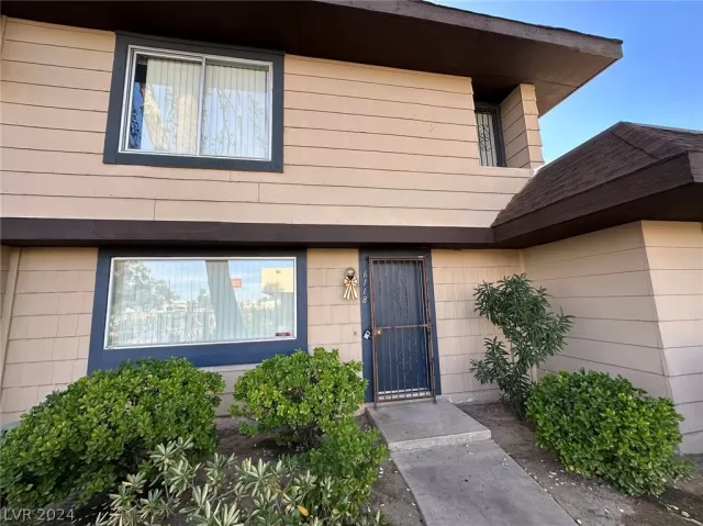 MLS: 2594784 Condo For Sale