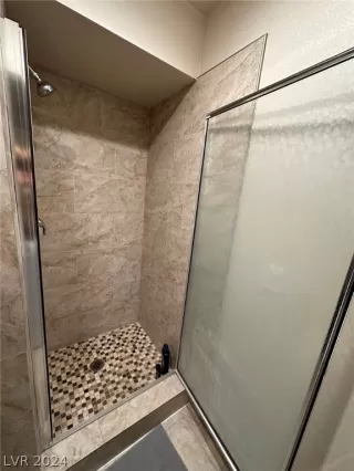 Photo #3: 2594784 Listing