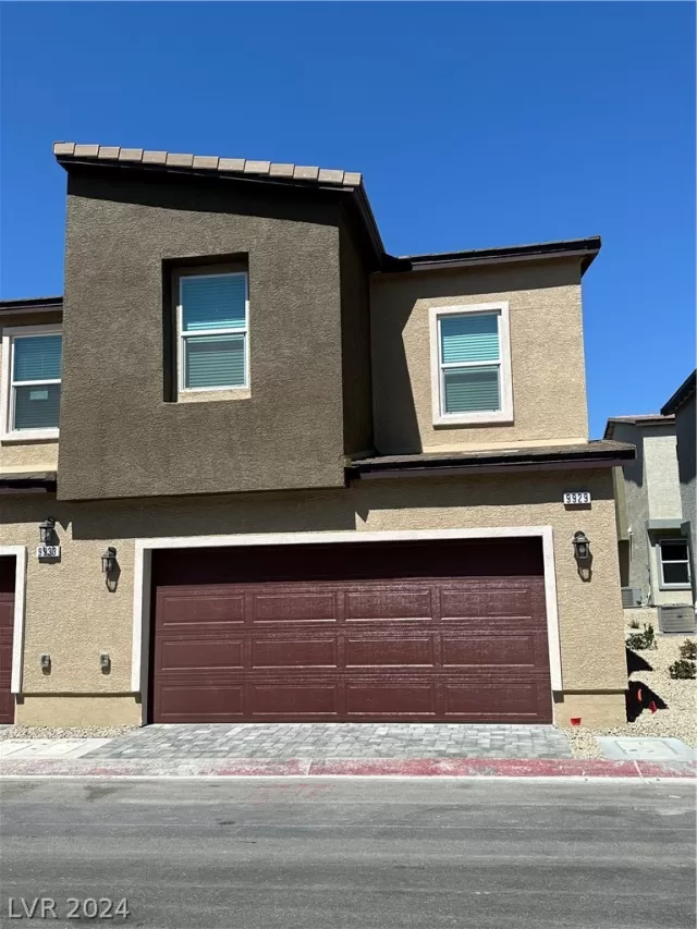 MLS: 2594790 Condo For Sale