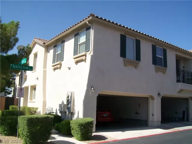 MLS: 2594794 Condo For Sale