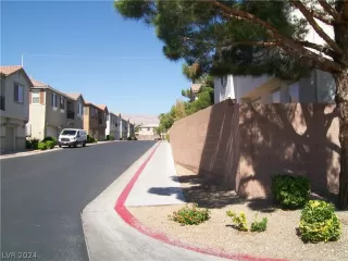 Photo #5: 2594794 Listing