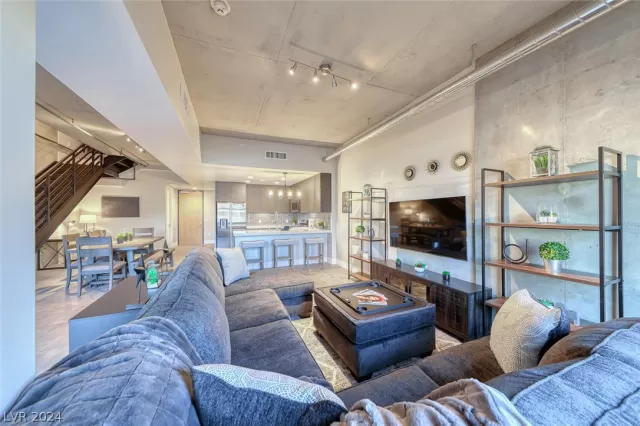 MLS: 2594815 Condo For Sale