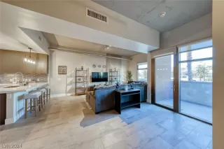 Photo #2: 2594815 Listing