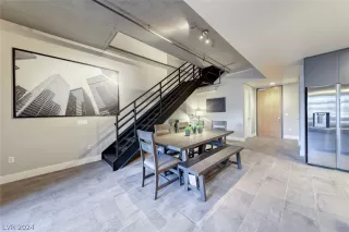 Photo #4: 2594815 Listing