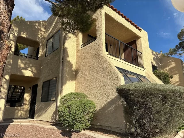 MLS: 2594816 Condo For Sale