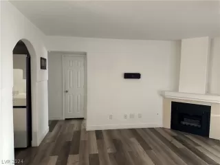 Photo #3: 2594816 Listing 