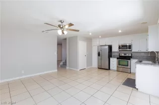 Photo #6: 2594827 Listing