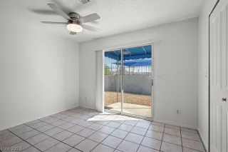 Photo #2: 2594836 Listing