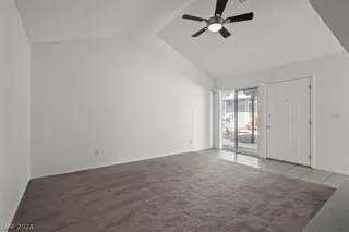 Photo #5: 2594836 Listing