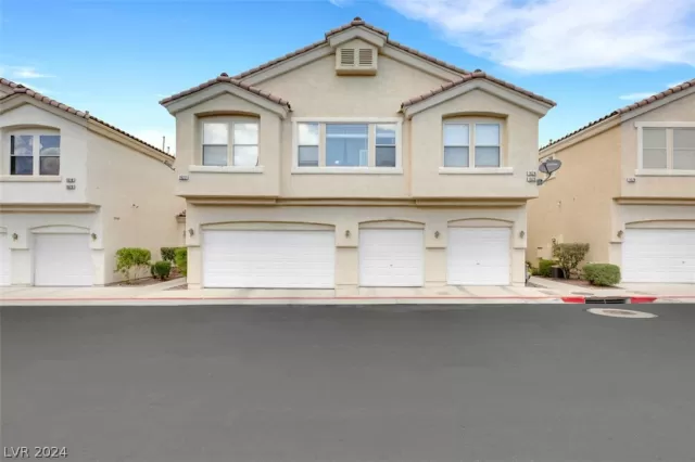 MLS: 2594841 Condo For Sale