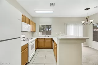 Photo #4: 2594841 Listing 