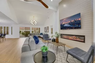 Photo #1: 2594878 Listing