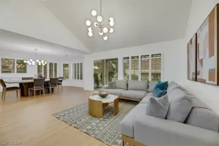 Photo #4: 2594878 Listing