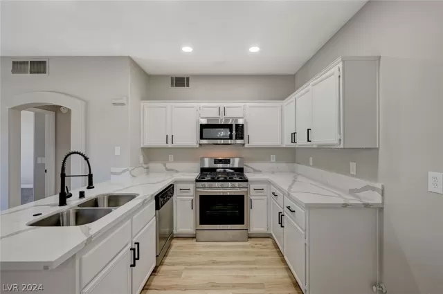 MLS: 2594893 Condo For Sale