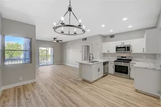 Photo #1: 2594893 Listing 