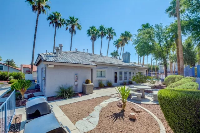 MLS: 2594897 Condo For Sale