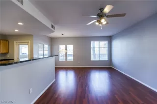 Photo #3: 2594902 Listing