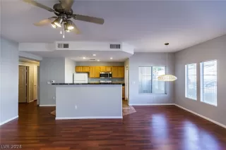 Photo #4: 2594902 Listing