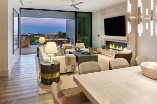 Photo #3: 2594912 Listing