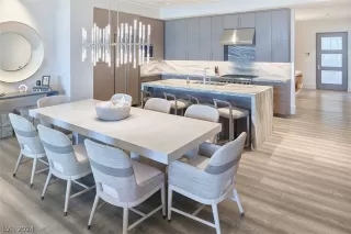 Photo #4: 2594912 Listing