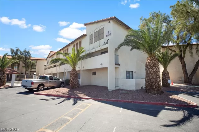 MLS: 2594926 Condo For Sale