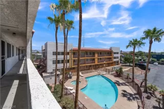 Photo #2: 2594935 Listing