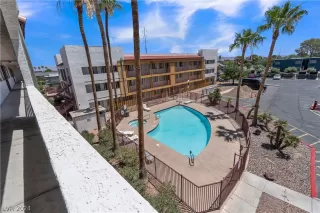 Photo #3: 2594935 Listing