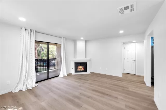 MLS: 2594942 Condo For Sale