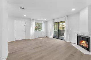 Photo #4: 2594942 Listing 