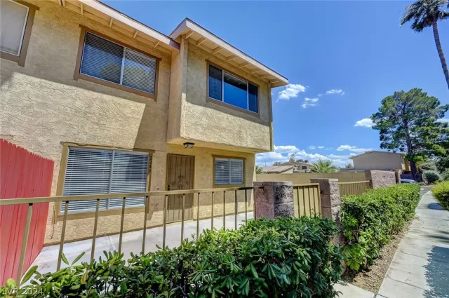 MLS: 2594948 Condo For Sale