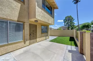 Photo #2: 2594948 Listing