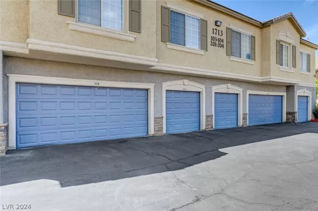 MLS: 2594949 Condo For Sale