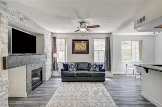 Photo #2: 2594949 Listing 