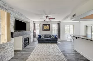 Photo #3: 2594949 Listing 