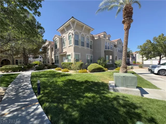 MLS: 2594967 Condo For Sale