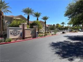 Photo #2: 2594967 Listing