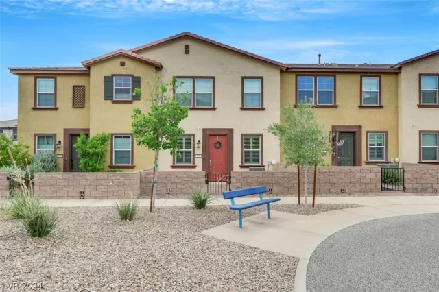 MLS: 2594995 Condo For Sale