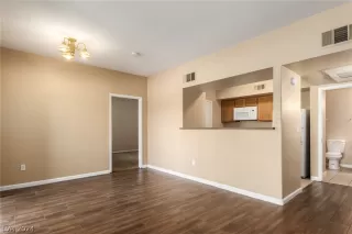 Photo #6: 2595005 Listing 