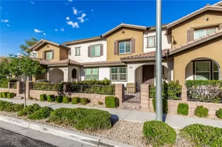 Photo #4: 2595019 Listing 