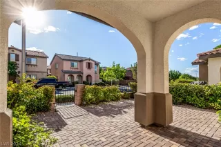 Photo #6: 2595019 Listing 