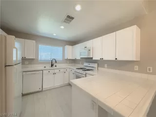 Photo #5: 2595021 Listing 