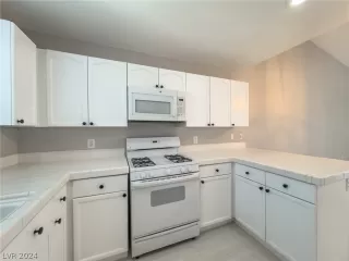 Photo #6: 2595021 Listing 