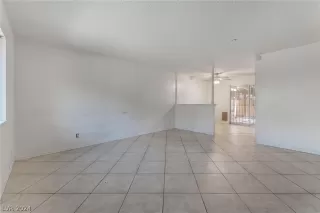 Photo #4: 2595030 Listing