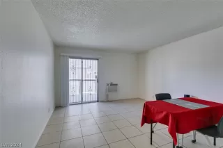 Photo #5: 2595036 Listing 