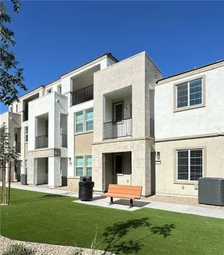 Photo #1: 2595040 Listing 