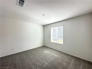 Photo #5: 2595040 Listing 