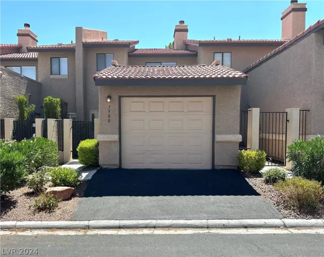 MLS: 2595051 Condo For Sale