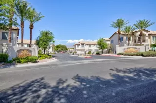 Photo #1: 2595082 Listing